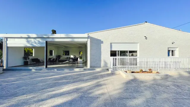 Chalet de lujo en venta en Benidorm: 6 dormitorios y 4 baños dividido en 2 casas independientes — 9