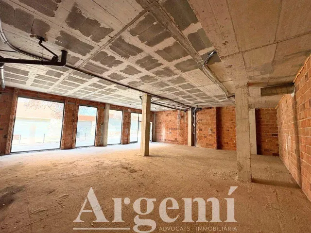 ALQUILER LOCAL EN EL CENTRO DE PALAU-SOLITÀ I PLEGAMANS - foto 4
