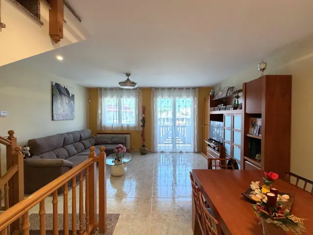 FANTÁSTICA CASA CON JARDÍN Y PISCINA!!! — 6