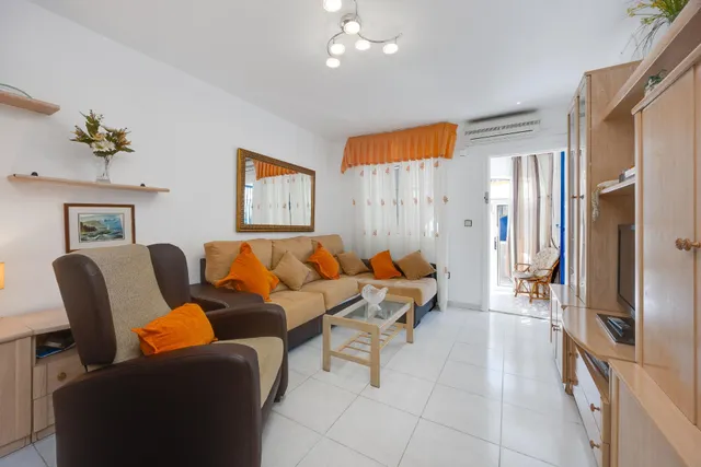Bungalow planta baja con jardín y piscina junto c.comercial — 19