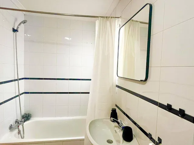 Apartamento con terraza, Alicante, Torrevieja. 1 habitación, 44 m2, 500 metros al mar — 13
