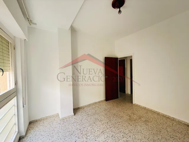 PISO AMPLIO Y LUMINOSO — 40