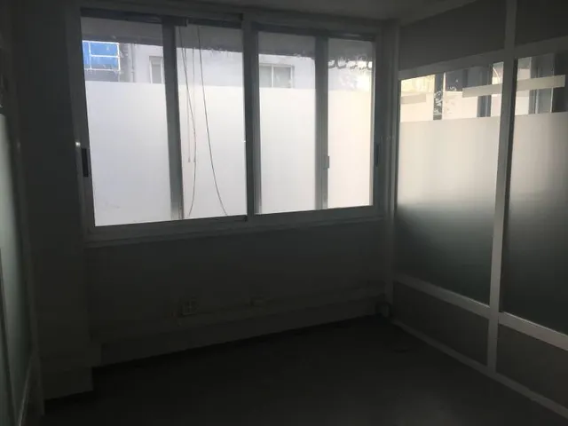 LOCAL COMERCIAL EN ENTRESUELO EN BUEN ESTADO — 10