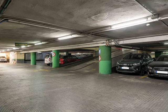 Parking de moto 2m² en alquiler - Eixample — 11