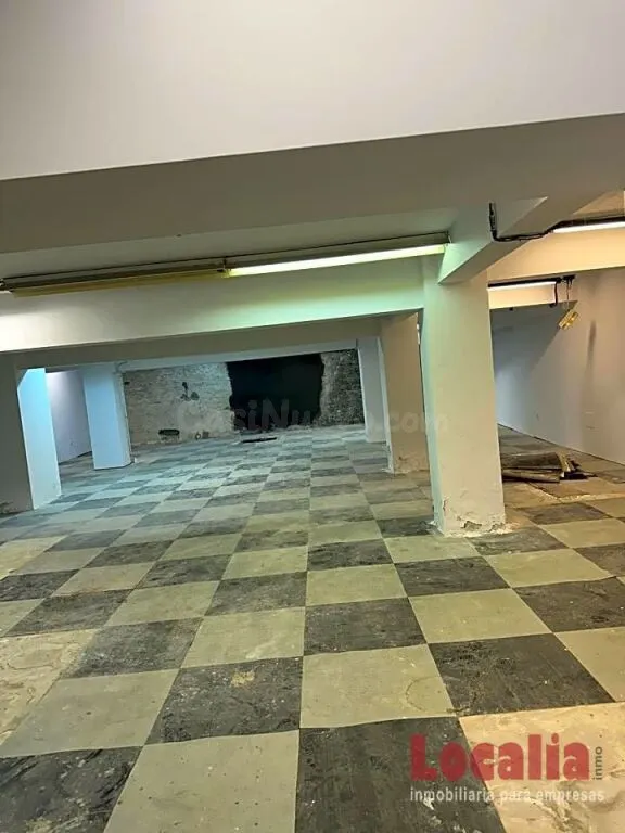 Local comercial junto a Valdecilla, 310m² - foto 4