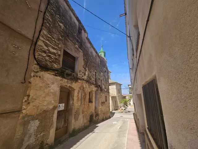 3 Casas de pueblo en una completamente a reformar en Masllor - foto 3