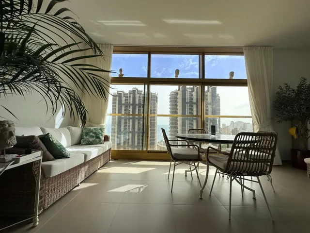 Se vende magnifico apartamento en el icónico edificio Intempo, zona Poniente — 3