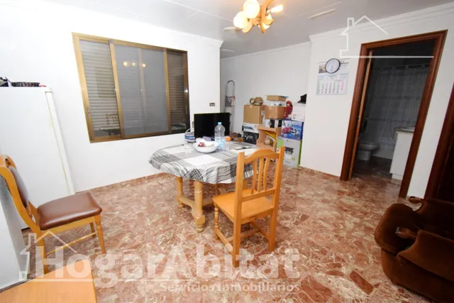 ESPACIOSA CASA CON TERRAZA Y GARAJE — 6