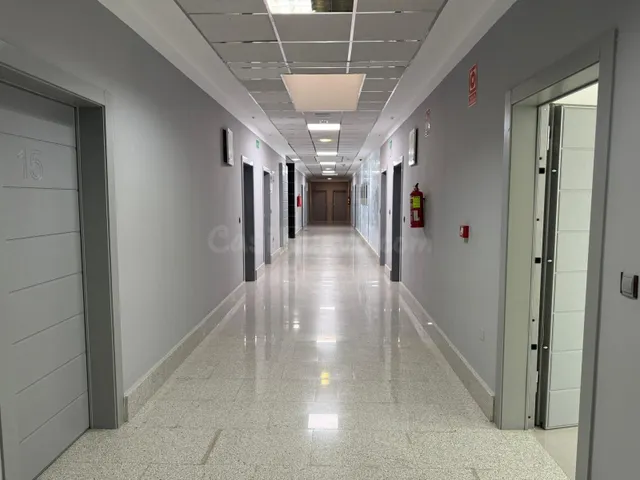 “Alquila Oficina Moderna de 115 m2 en Los Alcázares – Listo para Estrenar” — 4