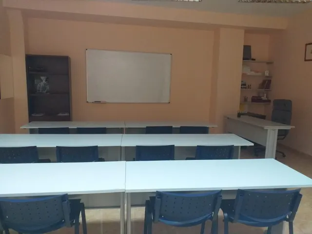 LOCAL ADAPTADO A AULAS ENSEÑANZA — 11