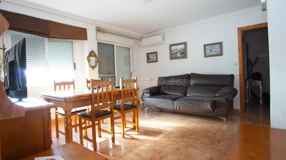 Piso muy luminoso con vistas despejadas y listo para entrar a vivir en zona San Francisco de Elda
