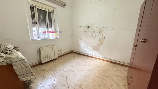 CASA CON PATIO Y COCHERA A LA VENTA — 13