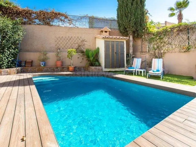 HERMOSO CHALET EN LA CALA DEL MORAL A 500M DE LA PLAYA CON P - foto 2