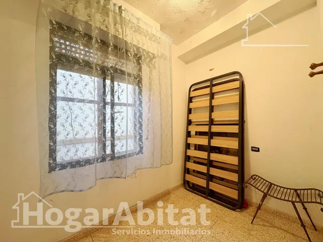 AMPLIA CASA PARA REFORMAR CON GARAJE Y TERRAZA EN EL CENTRO — 23