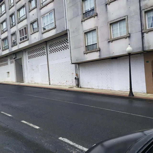 SE VENDE LOCAL COMERCIAL EN SILLEDA — 2