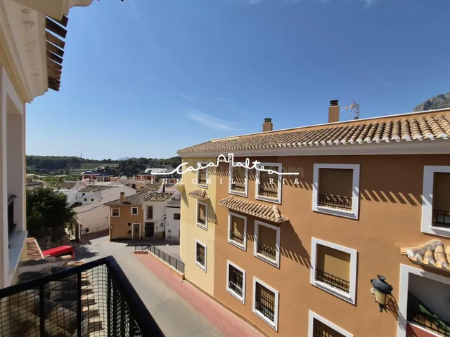 SE VENDE PISO 3 DORMITORIOS 2 BAÑOS CON GARAJE Y TRASTERO XI - foto 3