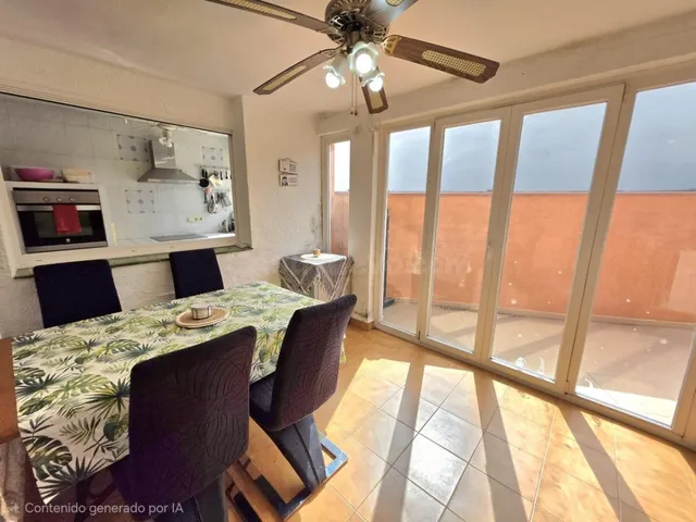 Casa con piscina y garaje a reformar en Empuriabrava - foto 3
