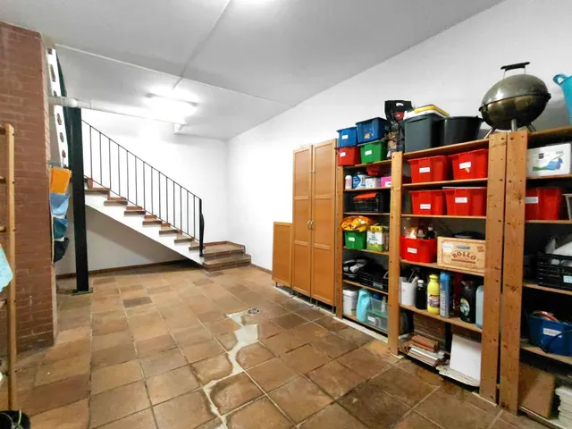 Vivienda esquinera con garaje — 33