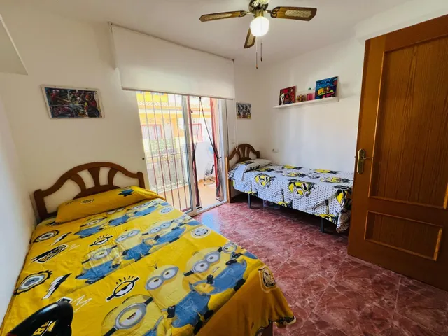 Chalet adosado de 3 dormitorios con garaje y piscina comunitaria en Playa Flamenca — 16