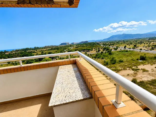 Apartamento con Vistas al Mar en Torre la Sal — 3
