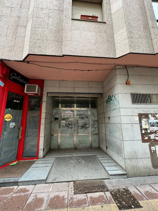 LOCAL EN ALQUILER Y VENTA EN LA AVENIDA DE ESPAÑA — 2
