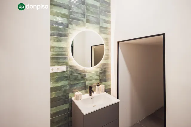 Tu refugio de diseño en el corazón de Granada: Estilo, practicidad y comodidad a pie de calle. — 10