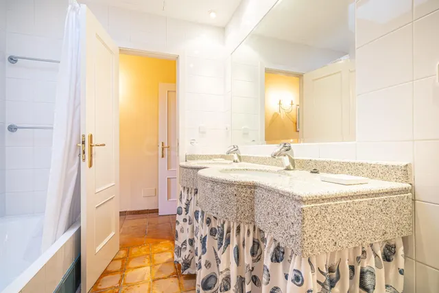 Exclusiva vivienda con jardín y piscina privada en Son Verí Nou — 34