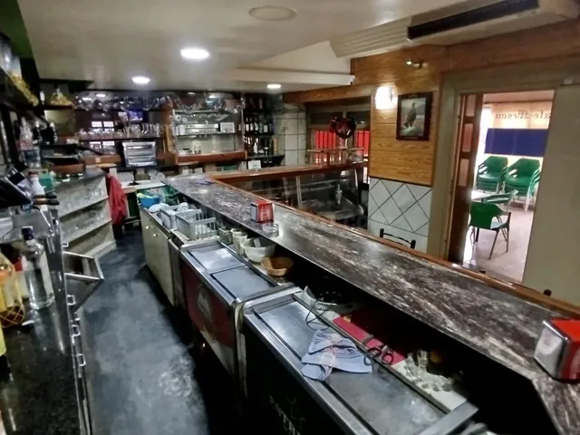 EN EL CENTRO DEL ALGAR .Hostal con Vivienda y Gran Patio. - foto 4