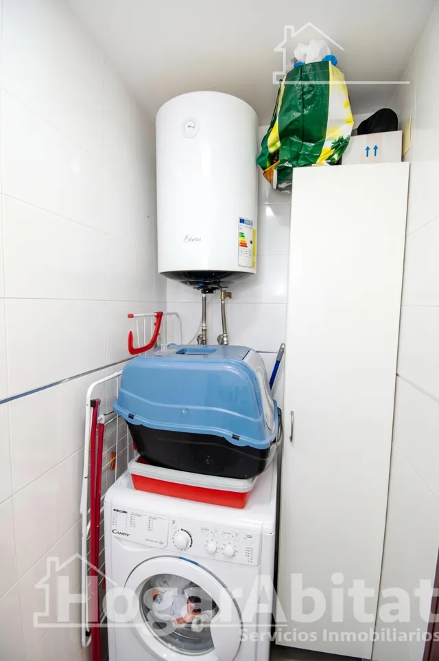 Vive con el confort de un residencial con piscina en este luminoso piso con balcón — 21