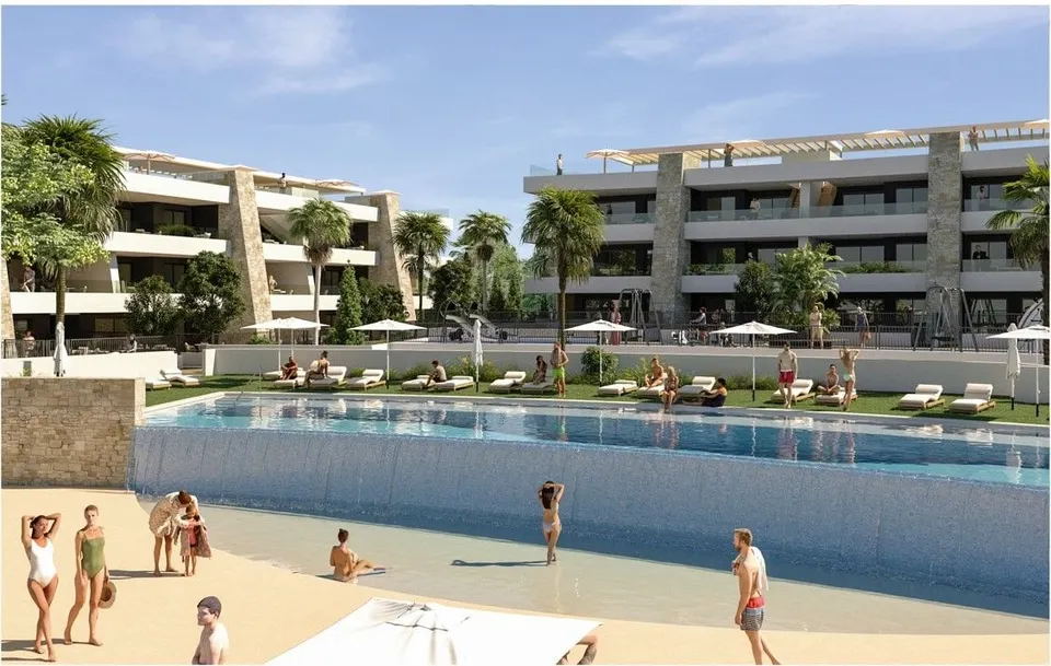 Apartamento Atico de 2 Dorm y 2 Baños en Urb. de Lujo con Terraza y Solarium, garaje y trastero en Campo de Golf
