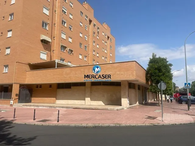 Se alquila estupendo Local comercial en Calle Santander, Alc - foto 3