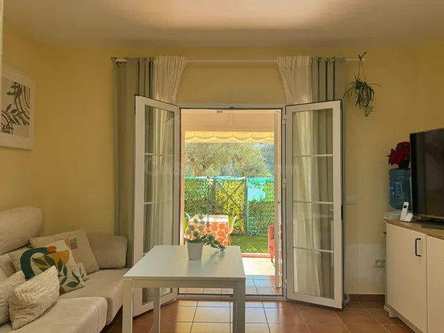 URBANIZACION CON PISCINA - AMPLIA TERRAZA — 5