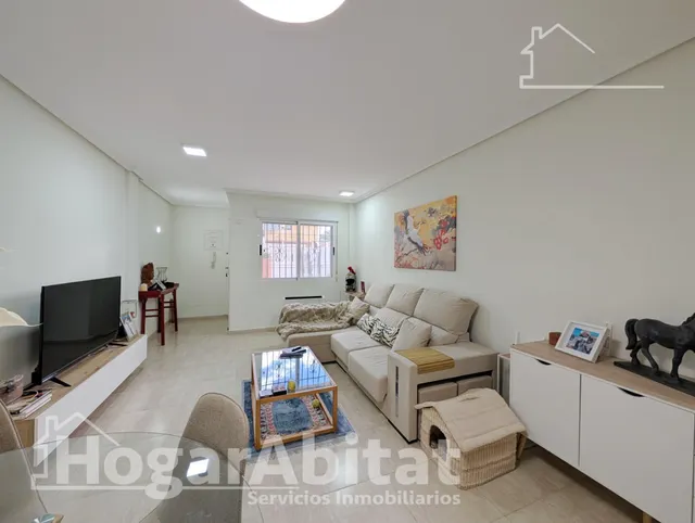 REFORMADO CON TERRAZA, PISCINA Y GARAJE CERCA DE LA PLAYA — 10