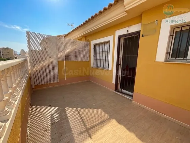 Triplex en bahia con amplias terrazas y plaza de parking — 3