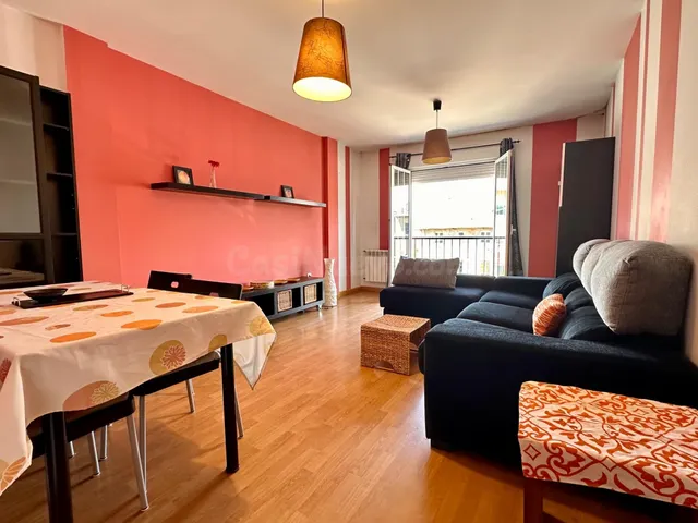 APARTAMENTO - ZONA FLORES DEL SIL — 2