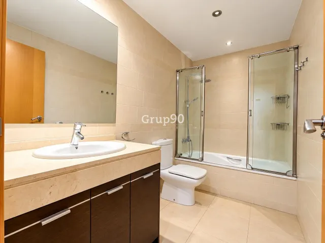 Exclusivo ático tríplex con gran terraza de 79 m2, 4 balcones y zona comunitaria con 2 piscinas y pista de pádel en cappont — 36