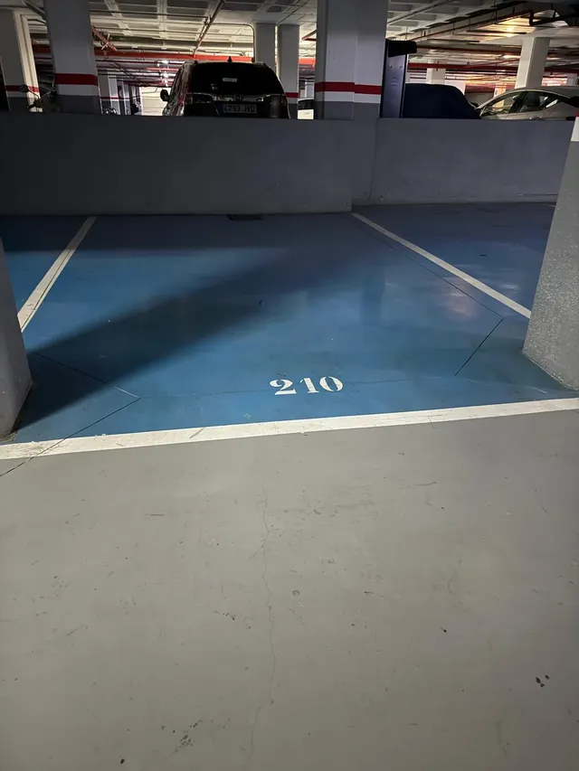 Alquiler de Plaza de Garaje en PAU I - ¡Tu vehículo seguro y a un precio increíble! — 4