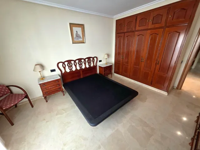 Amplia Vivienda en Alquiler con Terraza en Castellón. — 14