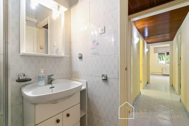 Piso en venta en plaza virrei amat – 4 habitaciones y 77 m2 útiles — 21