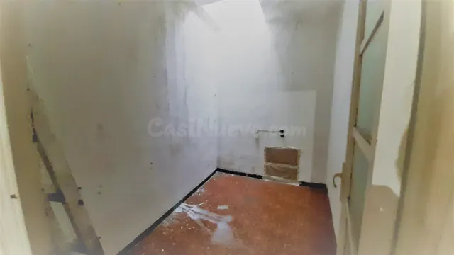 Casa céntrica para reformar - foto 4
