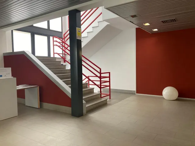 ALQUILER DE OFICINA, EN CENTRO DE EMPRESAS — 9