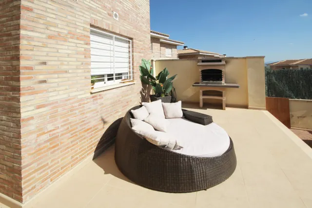 Chalet en venta en calicanto – Chiva | 3 dormitorios | 3 baños | 160 m2 | parcela 400 m2 — 28