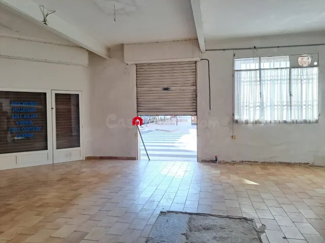 Se alquila LOCAL COMERCIAL en zona TEMPLE de TORTOSA