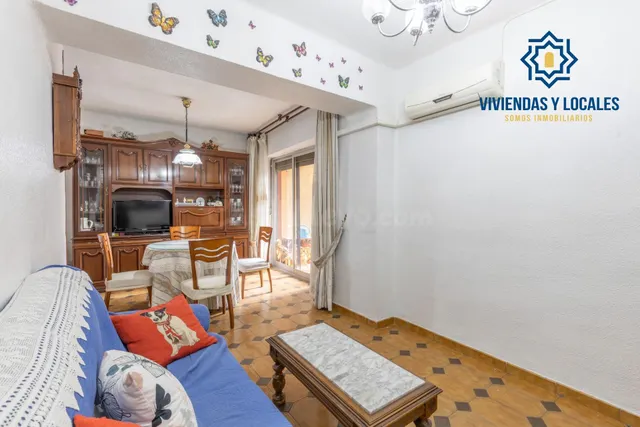 PISO AMPLIO DE TRES DORMITORIOS EN RIBERA DEL GENIL-CAMINO D - foto 2