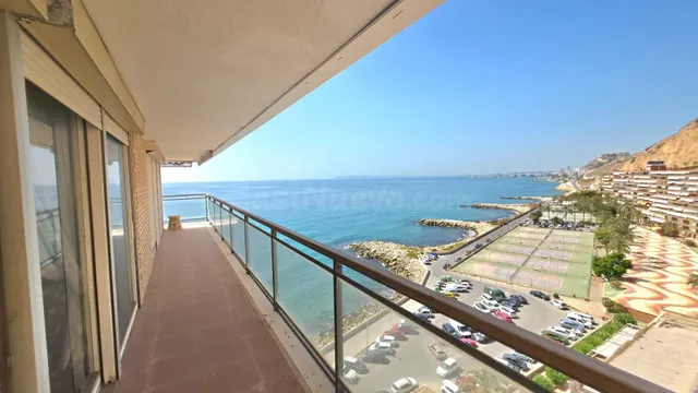 OPORTUNIDAD EN PRIMERA LINEA DE PLAYA!! 2 terrazas — 3