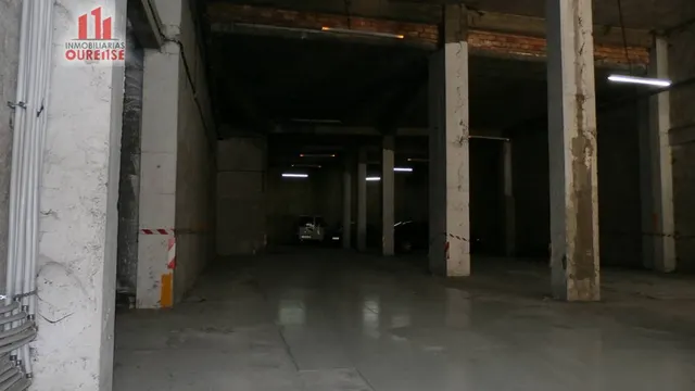AMPLIO LOCAL COMERCIAL EN EL VEINTIUNO — 14