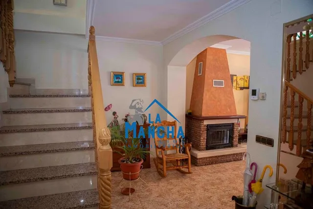 *595.000€* inmobiliaria la mancha vende casa en el barrio de san pablo de Albacete — 8