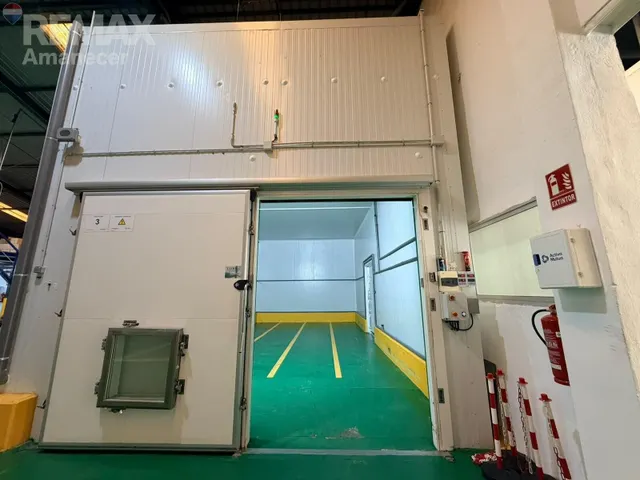 Nave industrial agroalimentaria equipada con cámaras frigoríficas y fotovoltaica — 28