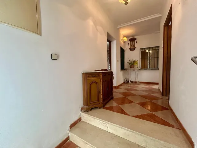 Amplia Casa para Reformar en el Corazón de la Ciudad — 7