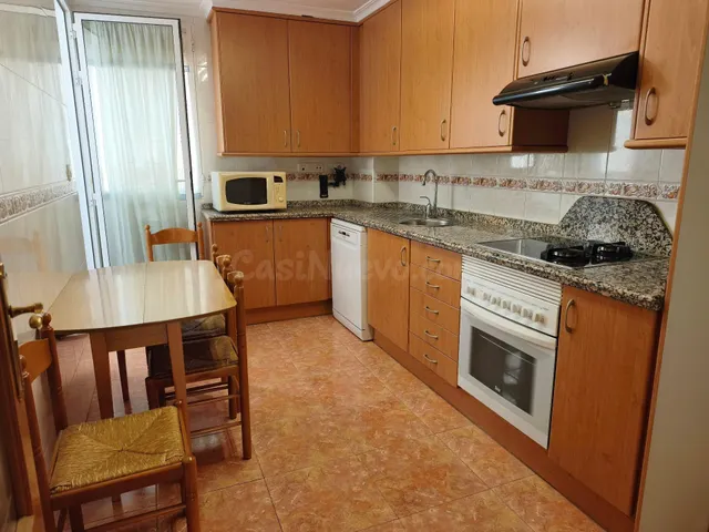 AMPLIA VIVIENDA DE CUATRO DORMITORIOS CON GARAJE Y TRASTERO - foto 5